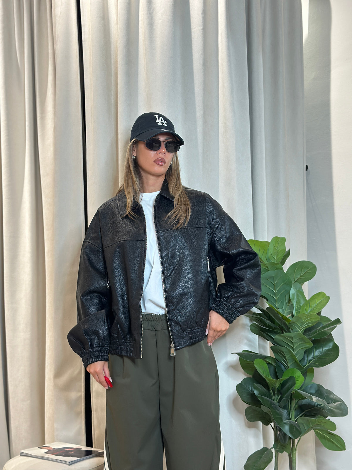 bomber ecopelle black