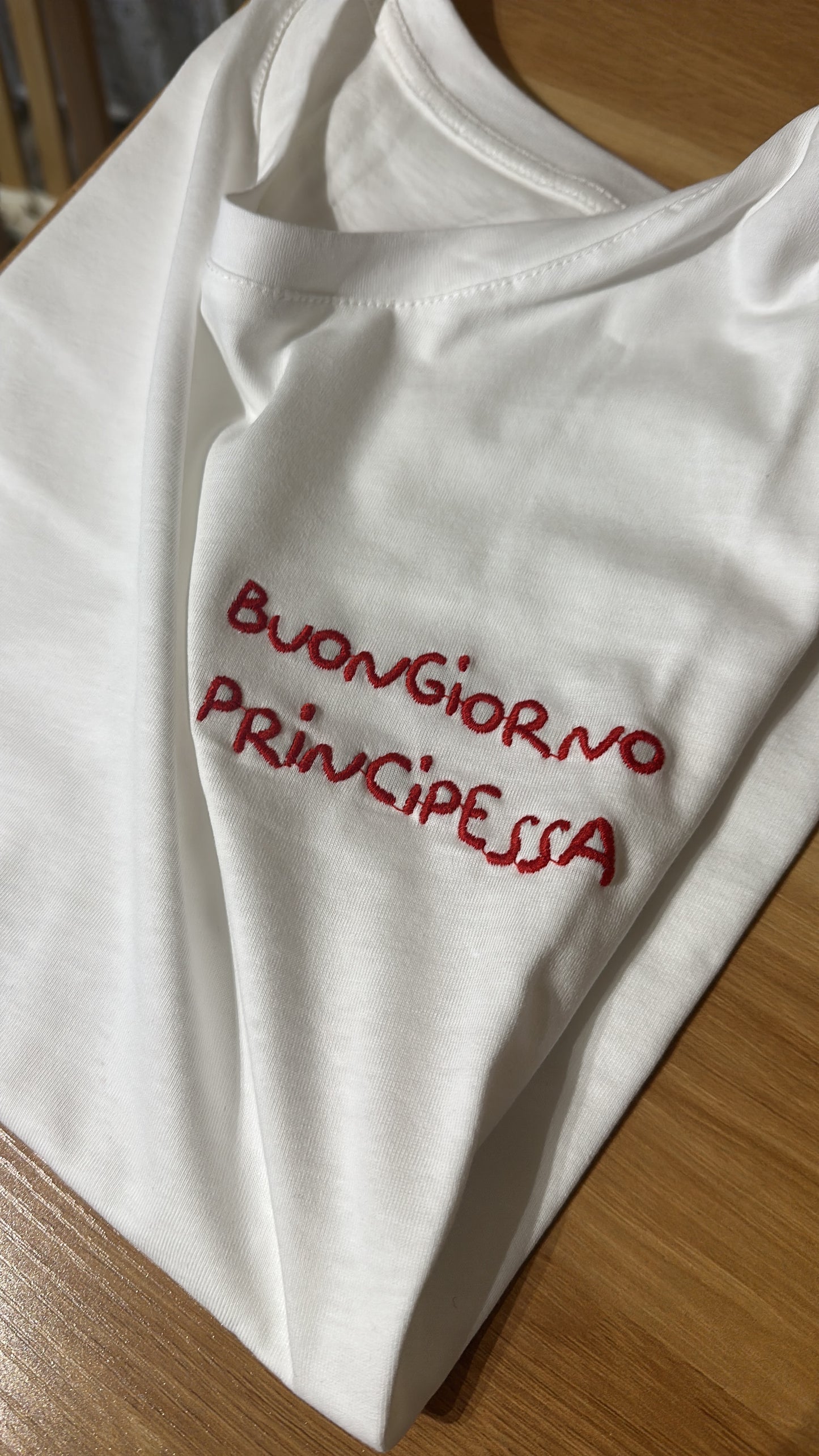 t-shirt scritta