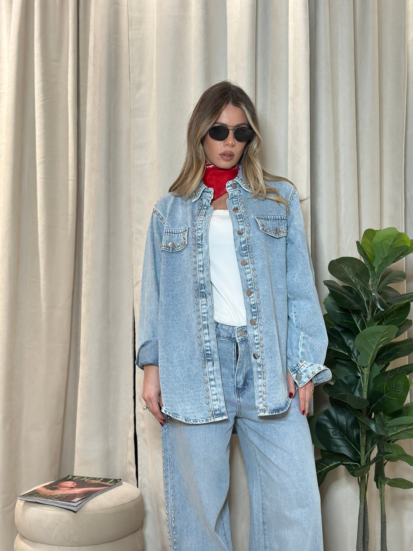 camicia denim borchie