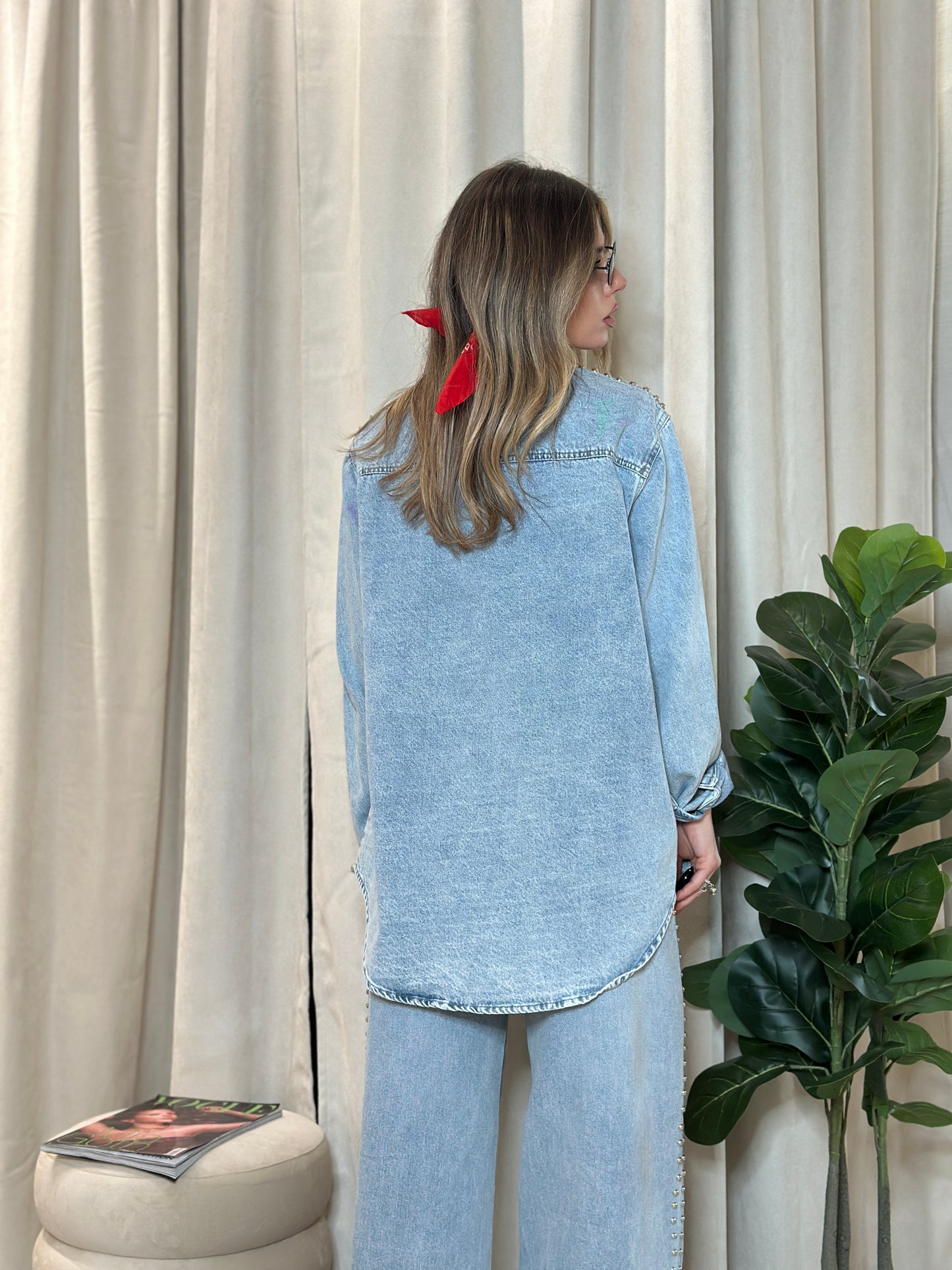 camicia denim borchie