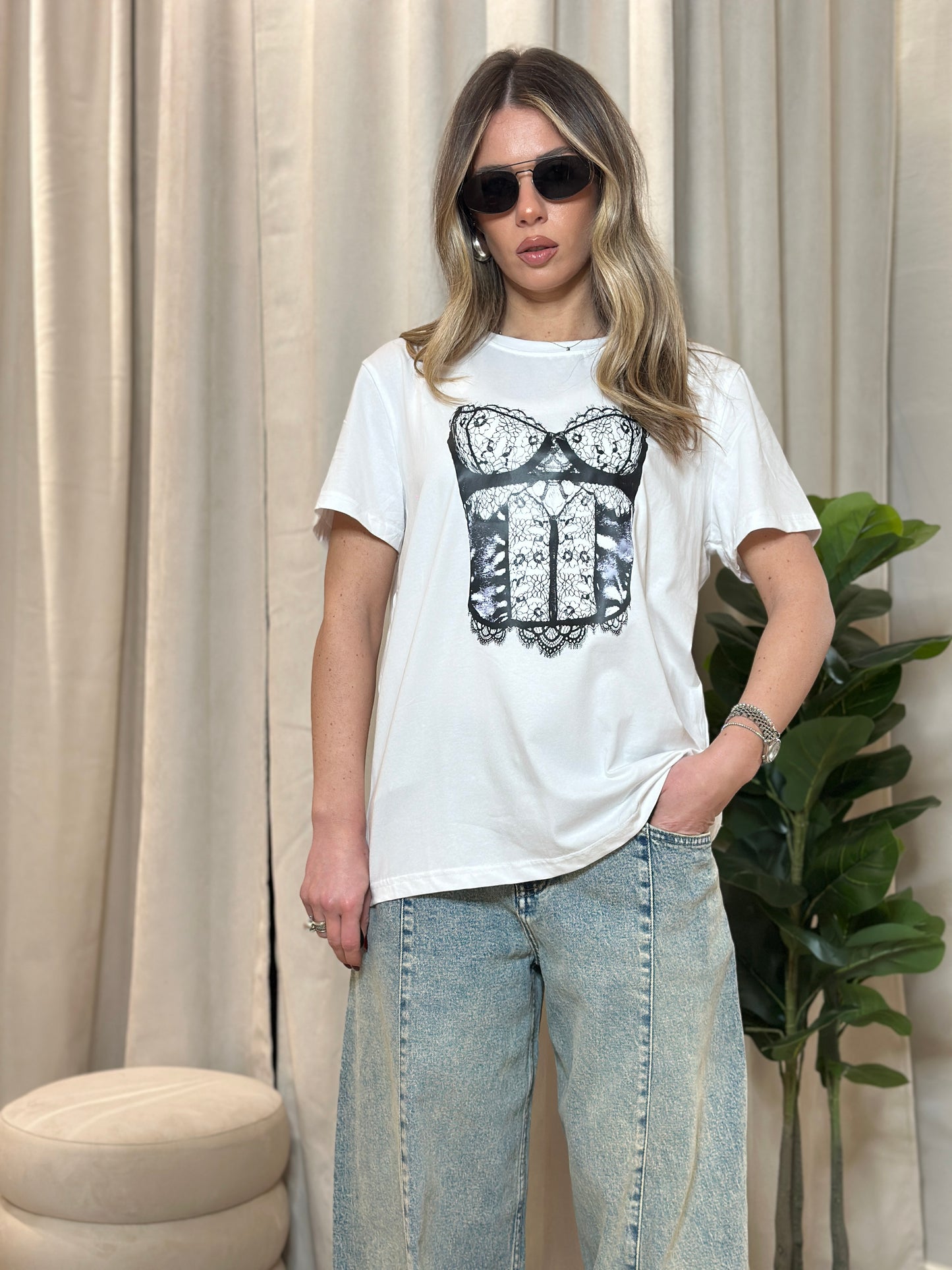 t-shirt stampa corsetto